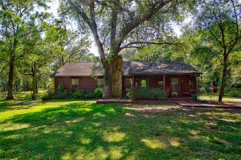 14114 N 301 HIGHWAY THONOTOSASSA, FL 33592