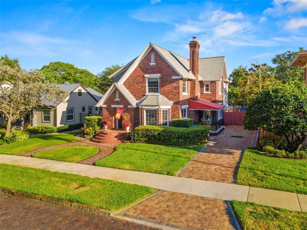 126 14TH AVENUE NE ST PETERSBURG, FL 33701