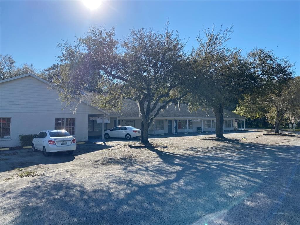 7408 COMMERCE STREET RIVERVIEW, FL 33578