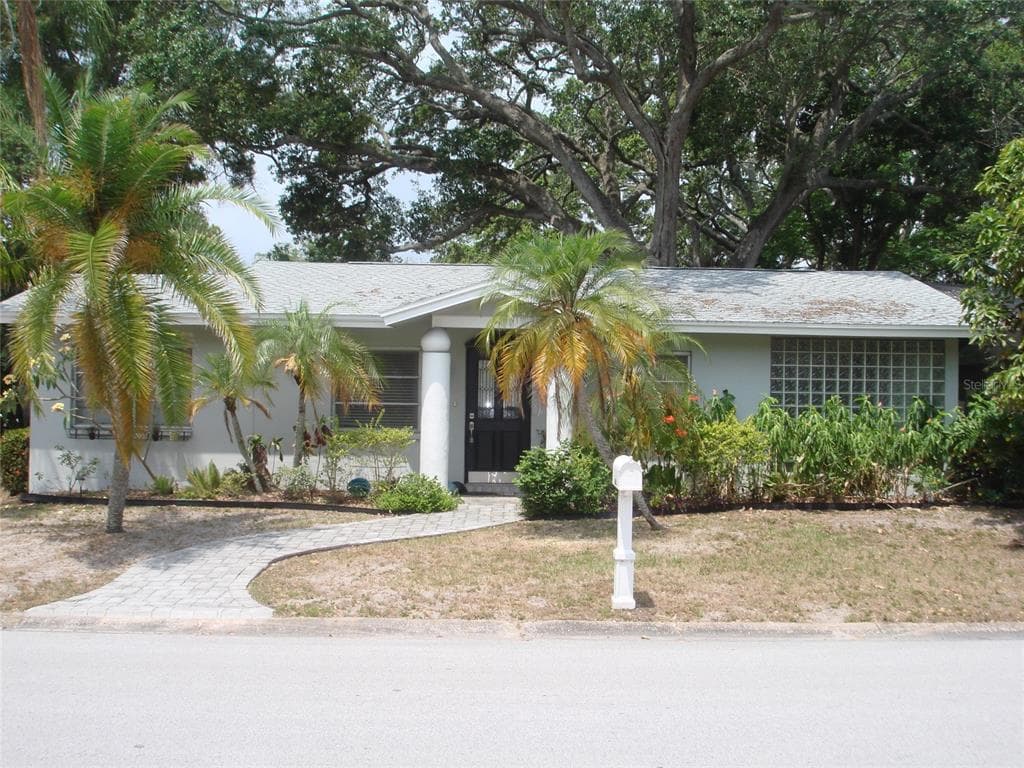 575 5TH AVENUE S SAFETY HARBOR, FL 34695