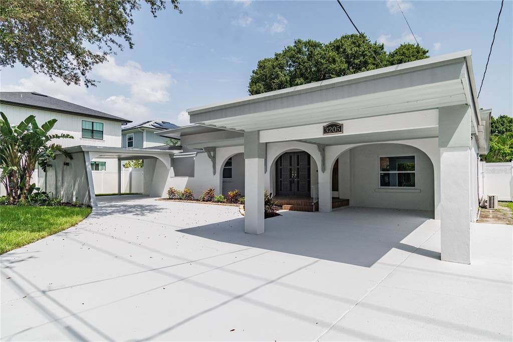 3205 W LEMON STREET TAMPA, FL 33609