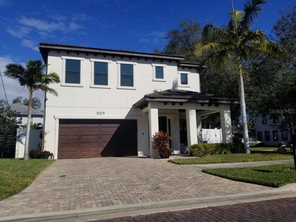 3215 W PAUL AVENUE TAMPA, FL 33611