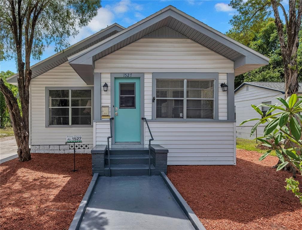 1527 13TH STREET S ST PETERSBURG, FL 33705
