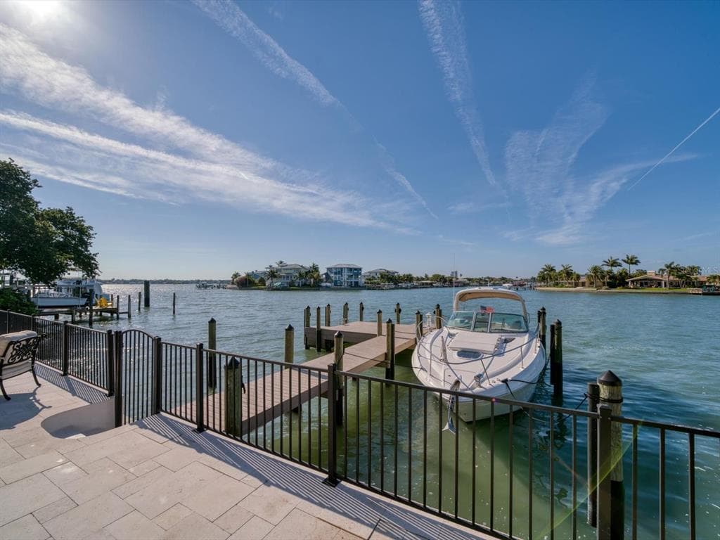 411 PALM ISLAND SE CLEARWATER, FL 33767