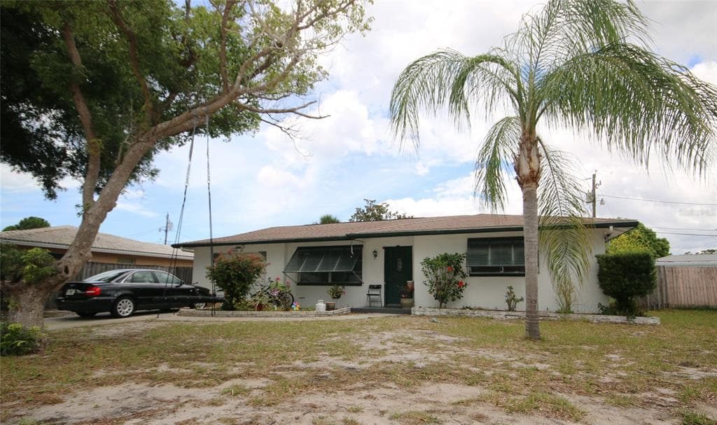 2082 S DRUID CIRCLE CLEARWATER, FL 33764