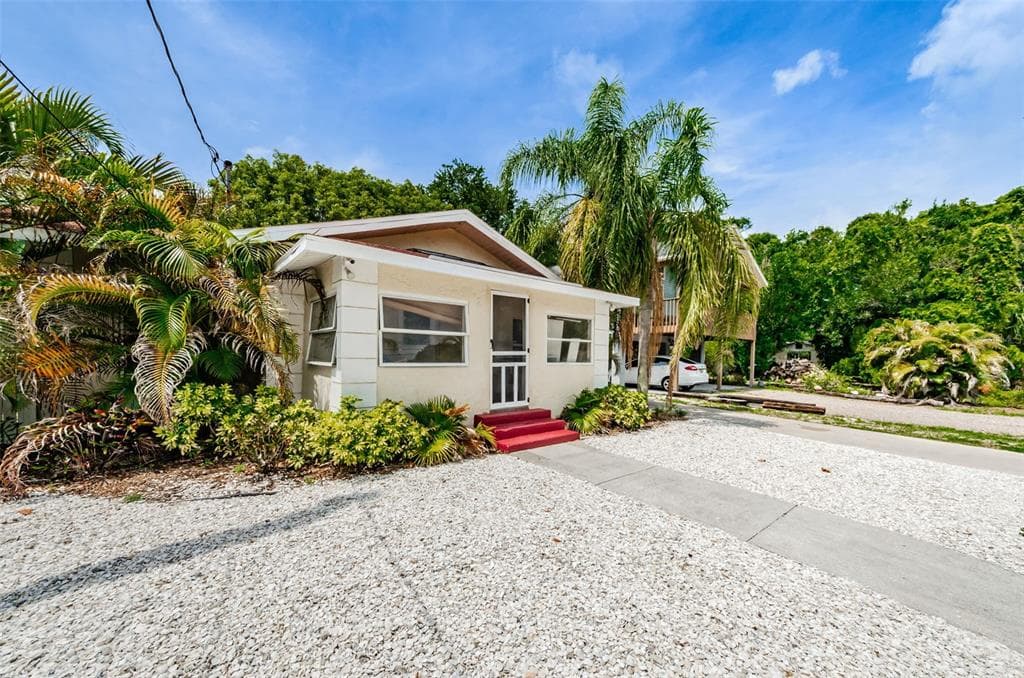 2 LIME STREET PALM HARBOR, FL 34683