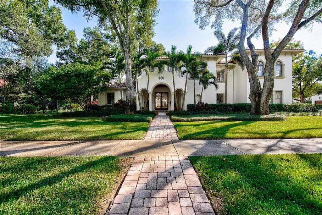 3318 W MCKAY AVENUE TAMPA, FL 33609