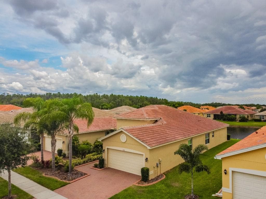 4953 MARBLE SPRINGS CIRCLE WIMAUMA, FL 33598