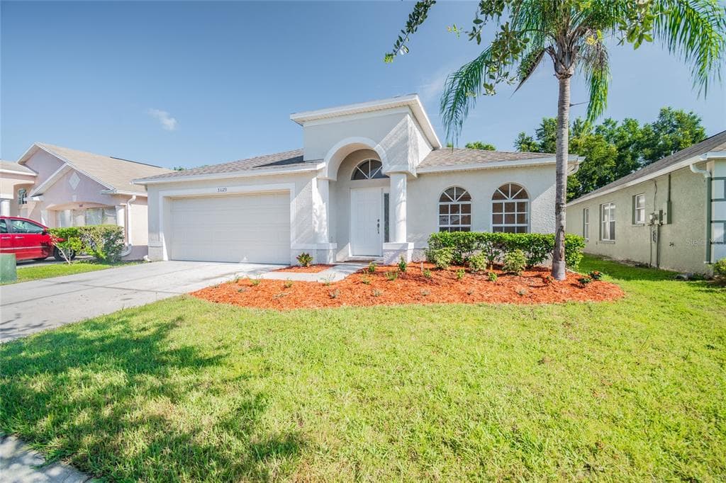 31123 STONE ARCH AVENUE WESLEY CHAPEL, FL 33545