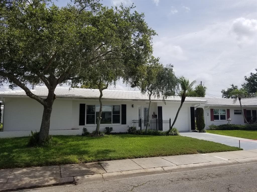 3975 MAINLANDS BOULEVARD N UNIT 3 PINELLAS PARK, FL 33782