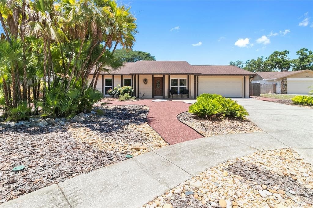 8706 WOODVINE COURT TAMPA, FL 33615