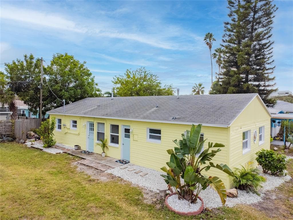 197 148TH AVENUE E MADEIRA BEACH, FL 33708