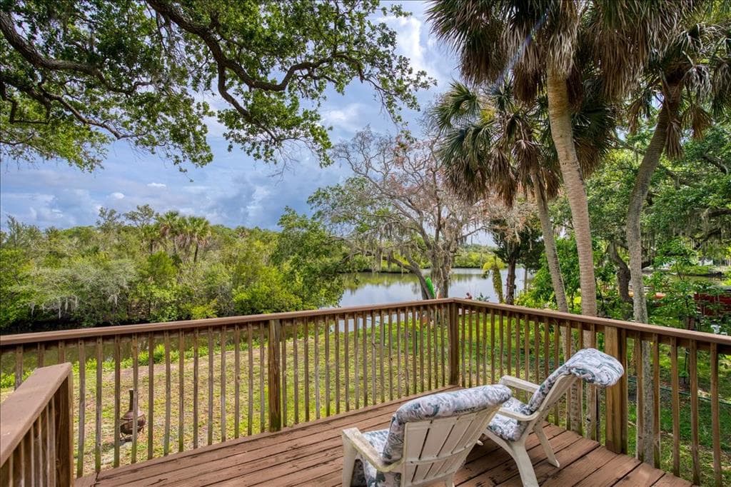 5153 BAY BLVD PORT RICHEY, FL 34668