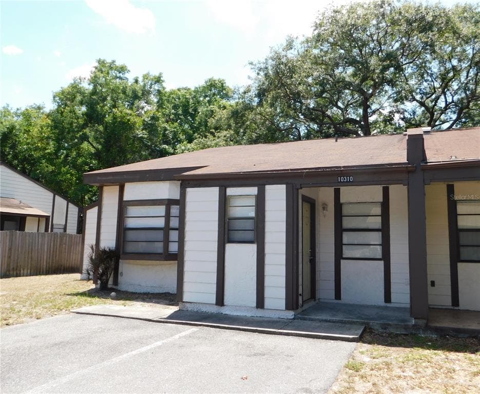 10310 COUNCILS WAY UNIT 10310 TEMPLE TERRACE, FL 33617
