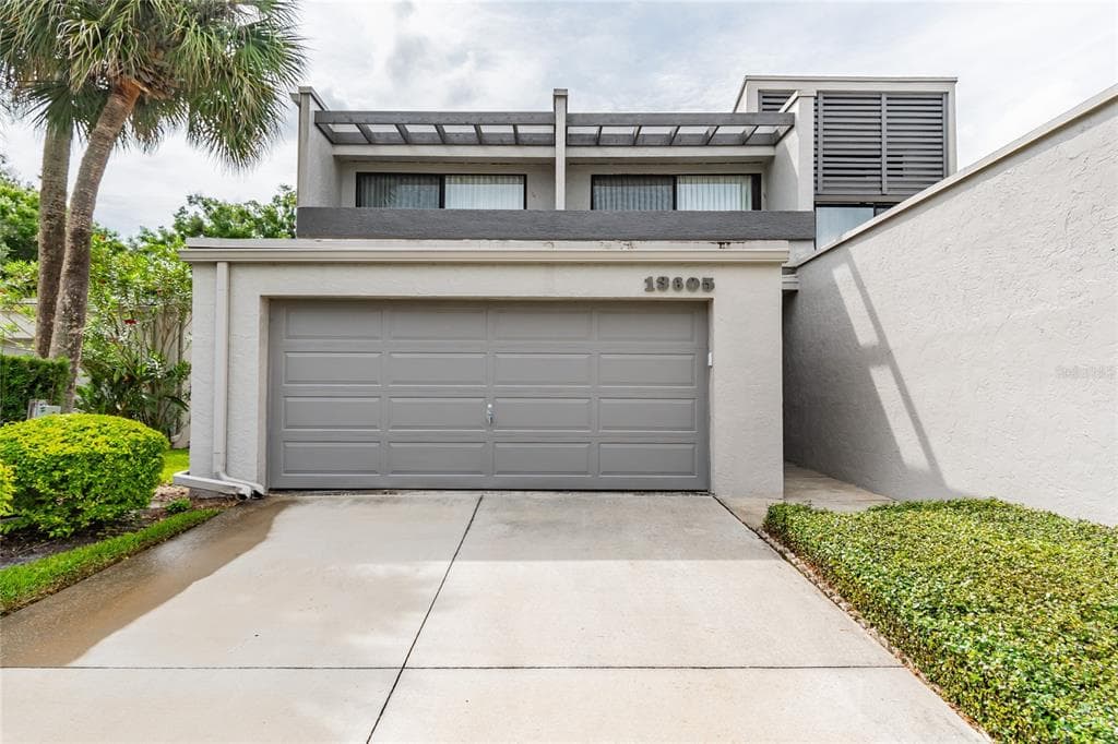 13605 TWIN LAKES LANE TAMPA, FL 33618
