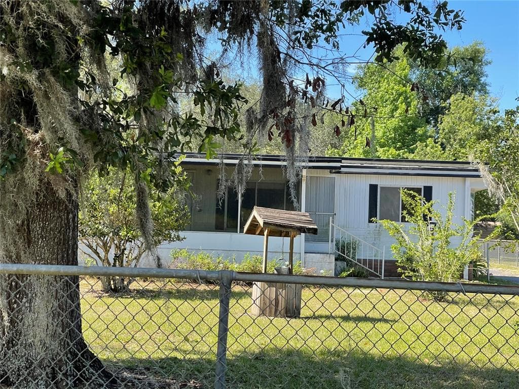 13548 WOODLAND DRIVE ASTATULA, FL 34705