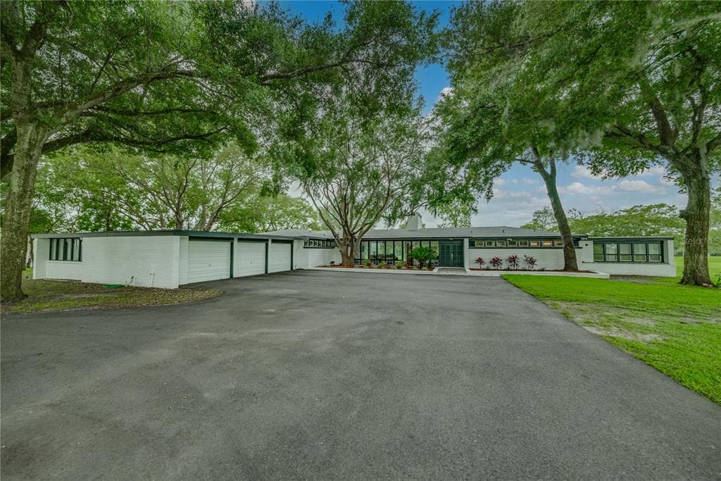 17901 POWERLINE ROAD DADE CITY, FL 33523
