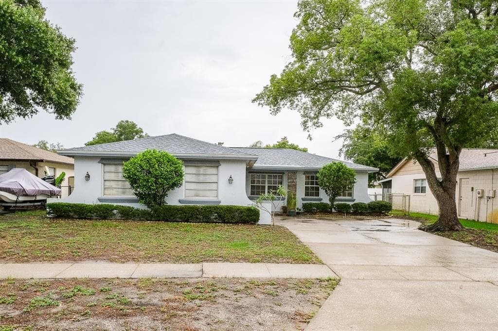 1503 CROMWELL DRIVE TARPON SPRINGS, FL 34689