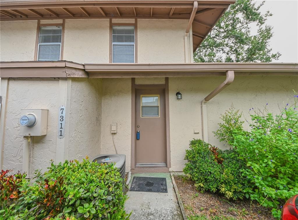 7311 LOS PADRES COURT TAMPA, FL 33634