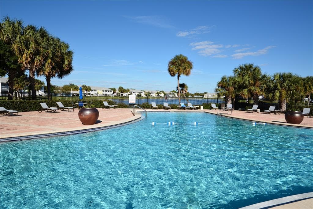 149 SEA HORSE DRIVE SE UNIT H ST PETERSBURG, FL 33705