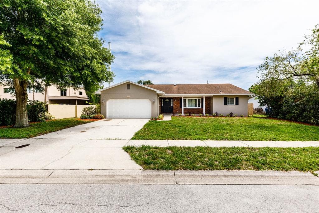 112 NW MONROE CIRCLE N ST PETERSBURG, FL 33702