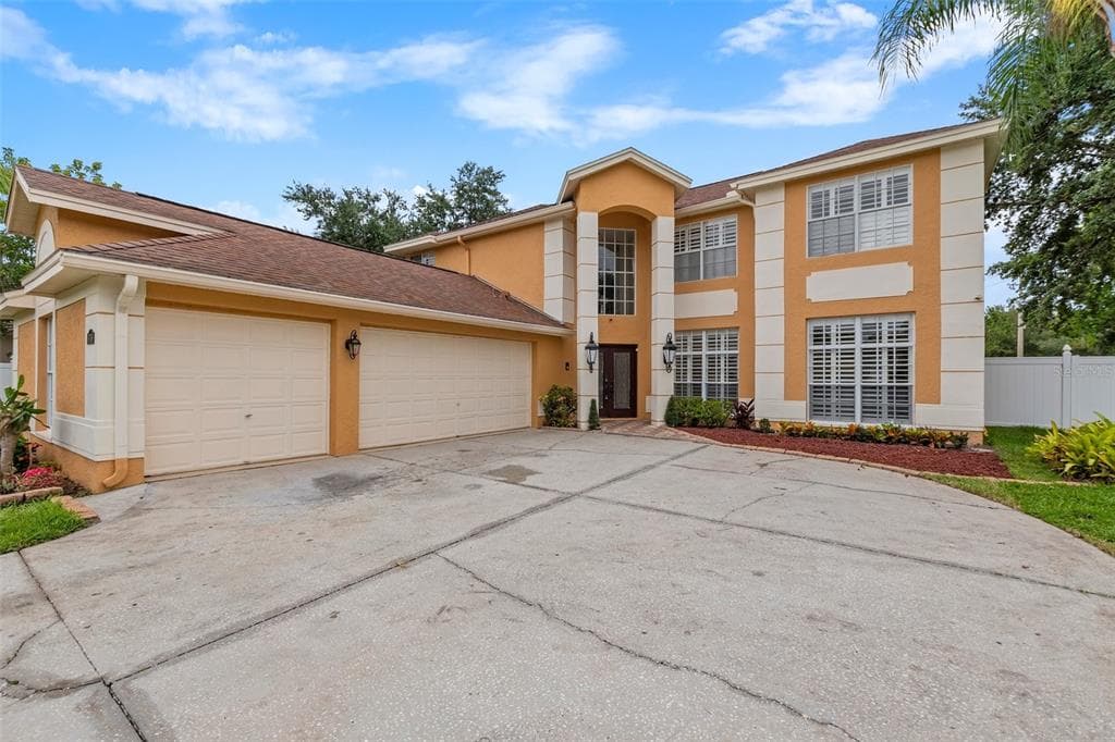 8706 EAGLE COVE COURT TAMPA, FL 33635