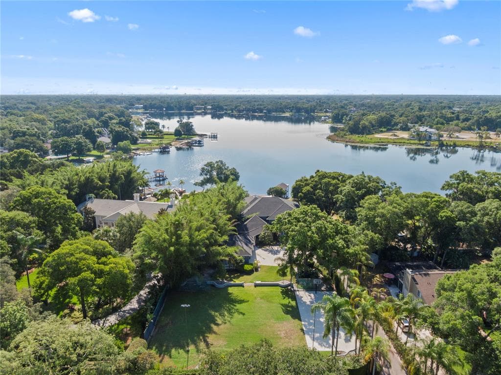 9911 LONE TREE LANE TAMPA, FL 33618