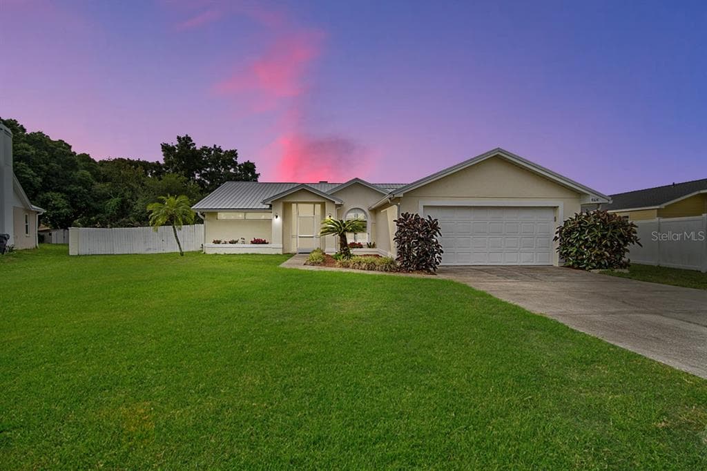 8614 TARA PLACE LAKELAND, FL 33809
