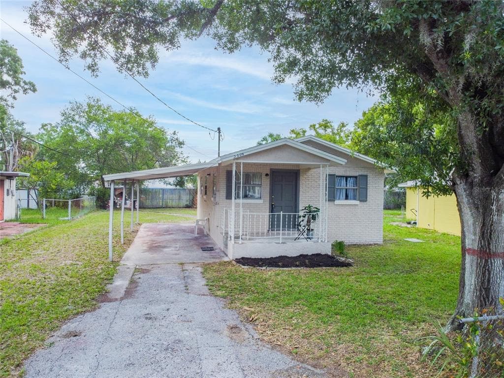 3606 E FRIERSON AVENUE TAMPA, FL 33610