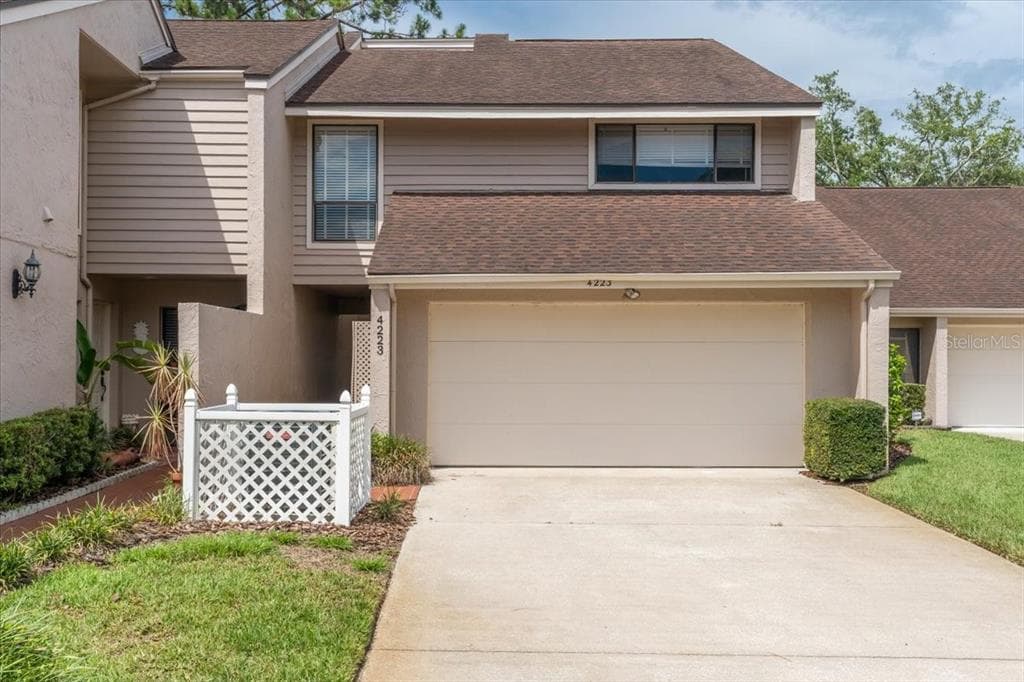 4223 HARTWOOD LANE TAMPA, FL 33618