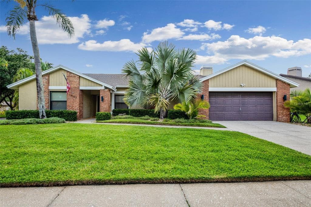 14102 HOLLINGFARE PLACE TAMPA, FL 33624