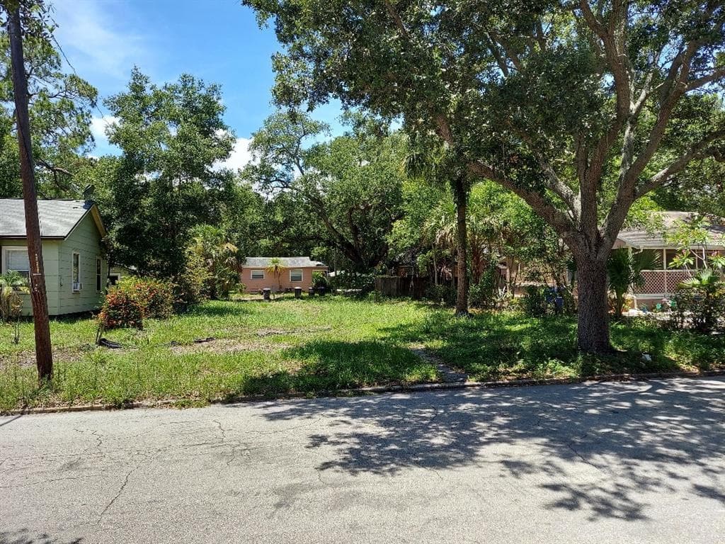 1727 7TH STREET S ST PETERSBURG, FL 33701