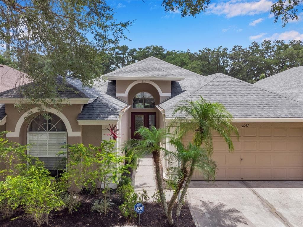 5647 PADDOCK TRAIL DRIVE TAMPA, FL 33624
