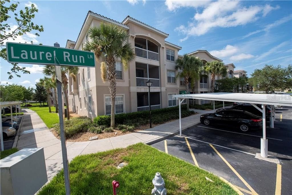 3001 LAUREL RUN LANE UNIT 104 KISSIMMEE, FL 34741