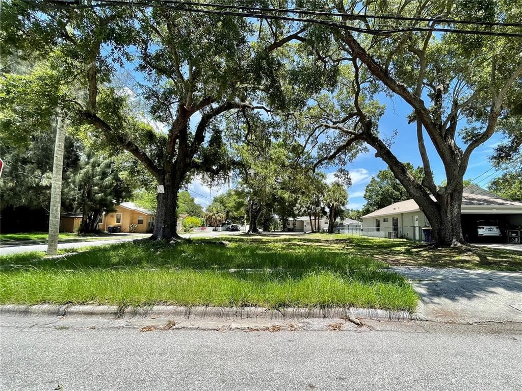 711 VINE AVENUE CLEARWATER, FL 33755
