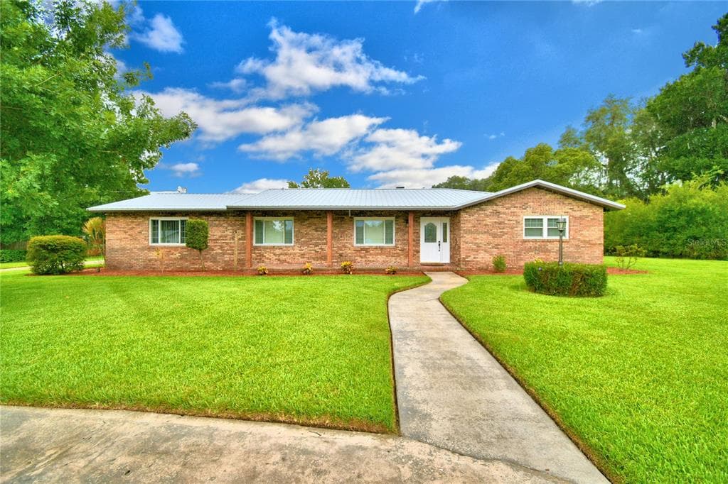 185 MYRTLE DRIVE