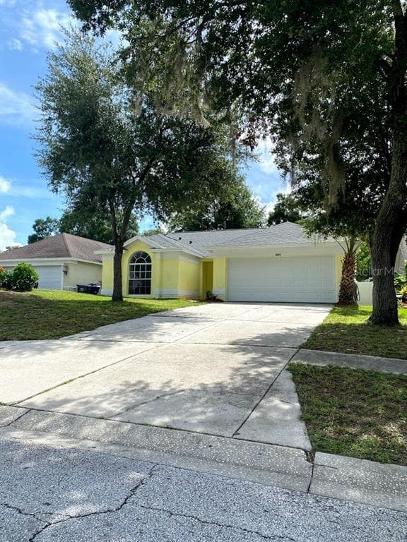 8303 MARK TWAIN PLACE TAMPA, FL 33637
