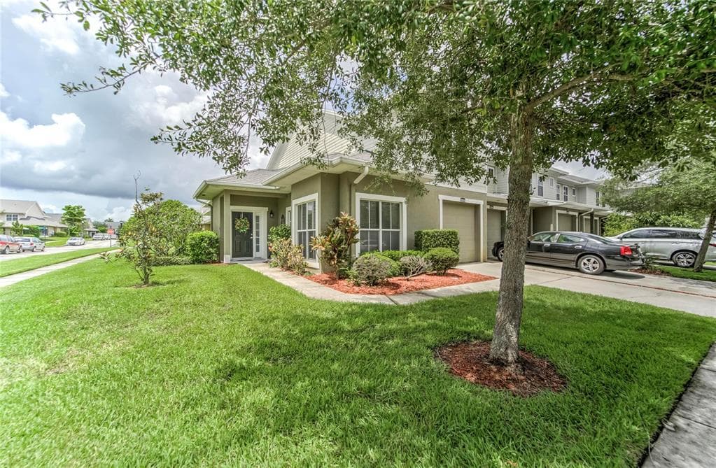 8004 NEW ROSS COURT TAMPA, FL 33610