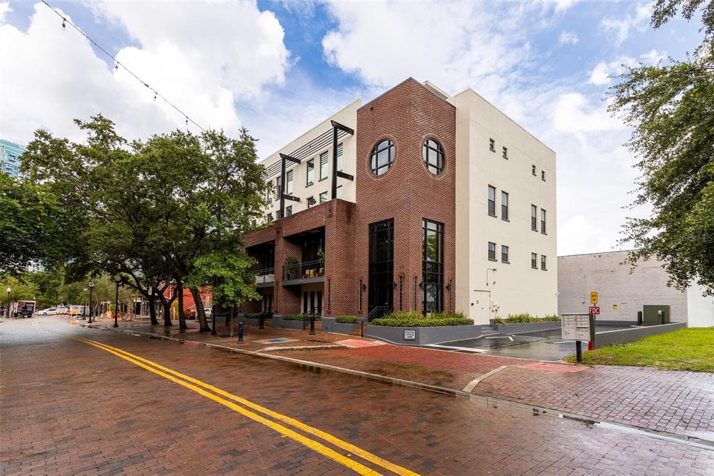 1216 N FRANKLIN STREET TAMPA, FL 33602