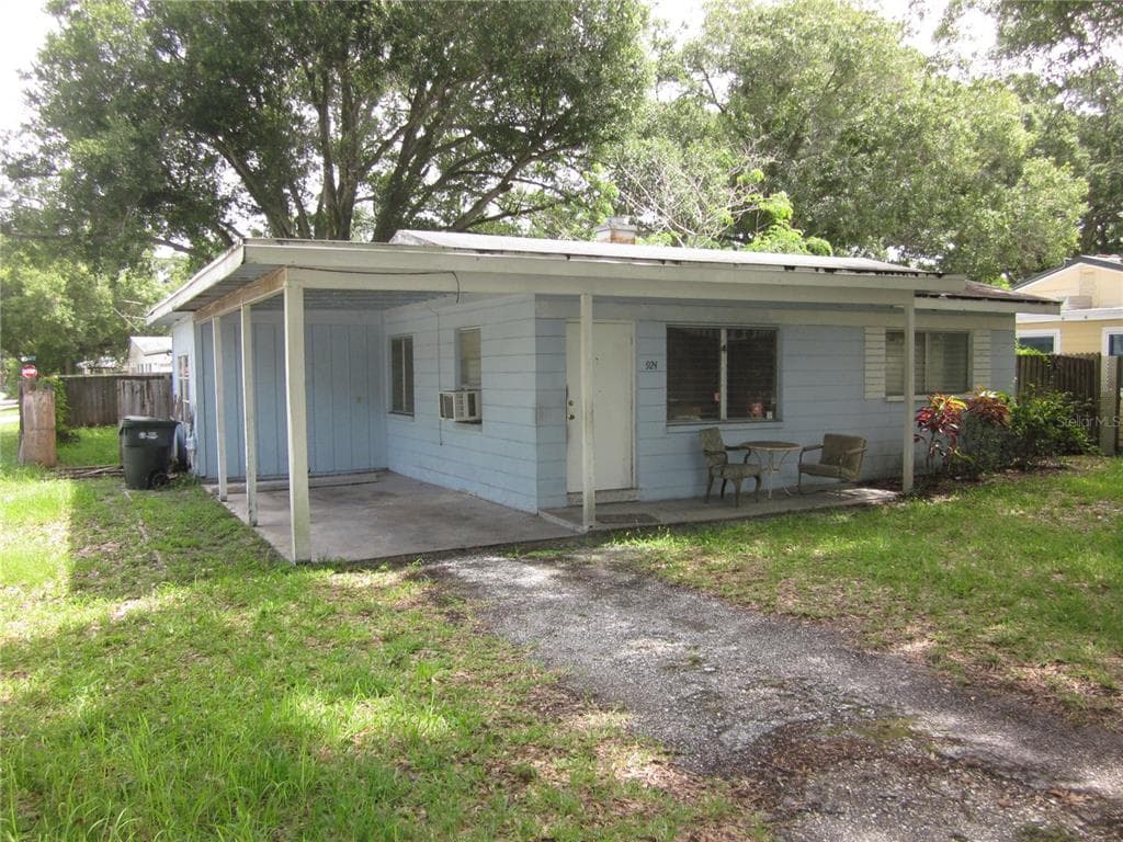 924 14TH AVENUE NW LARGO, FL 33770