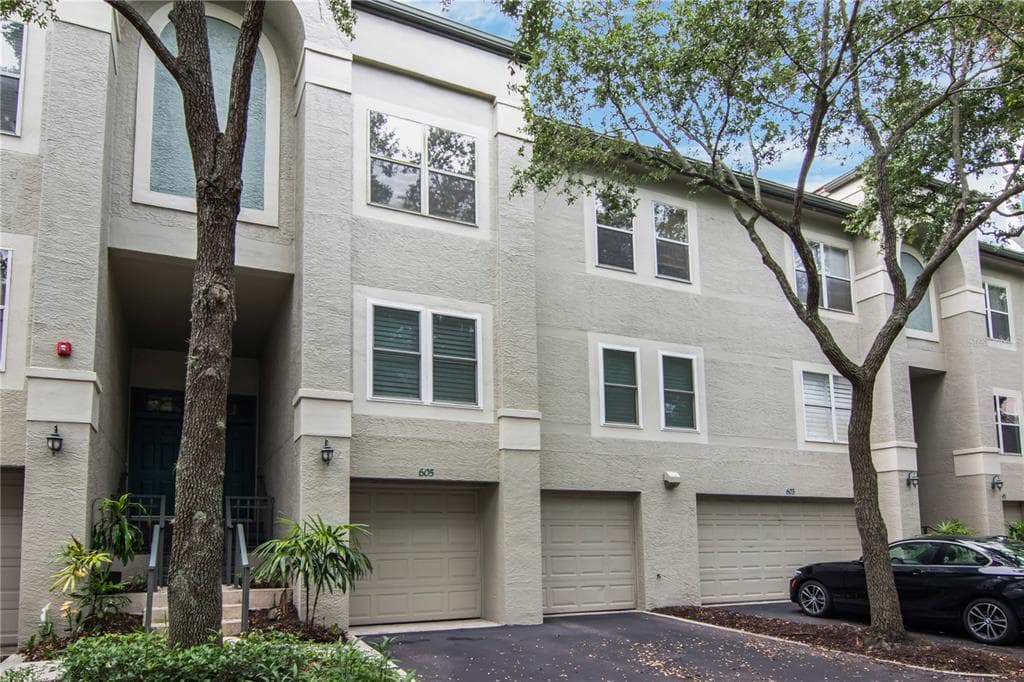 605 MASTHEAD COURT TAMPA, FL 33602