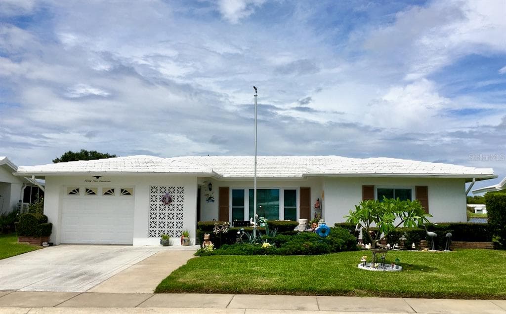 9917 MAINLANDS BOULEVARD E UNIT 4 PINELLAS PARK, FL 33782