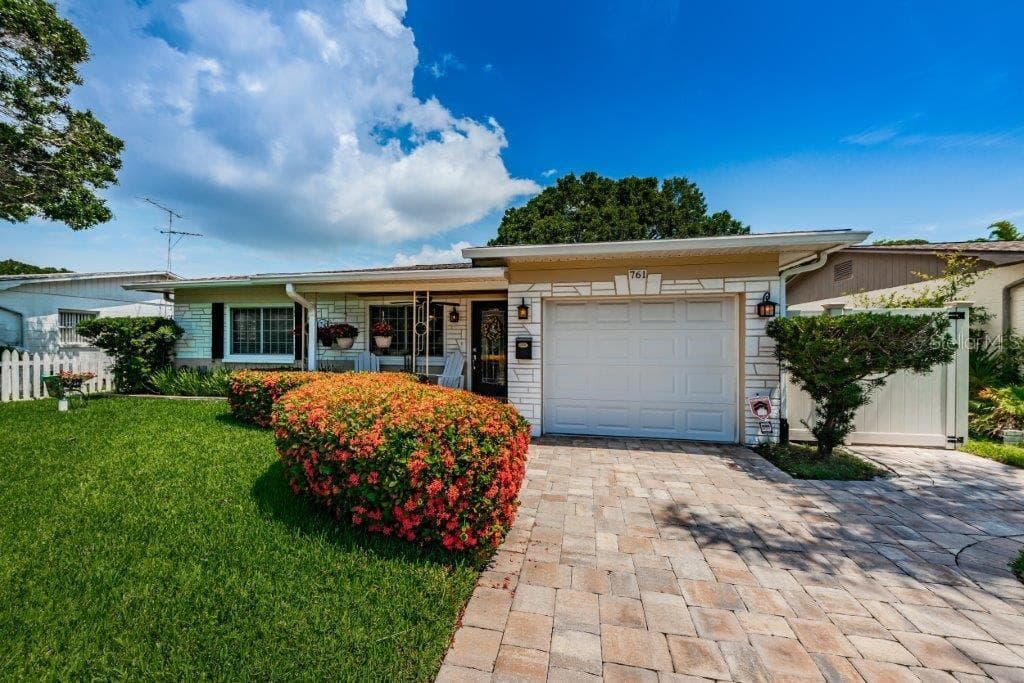 761 42ND AVENUE N ST PETERSBURG, FL 33703