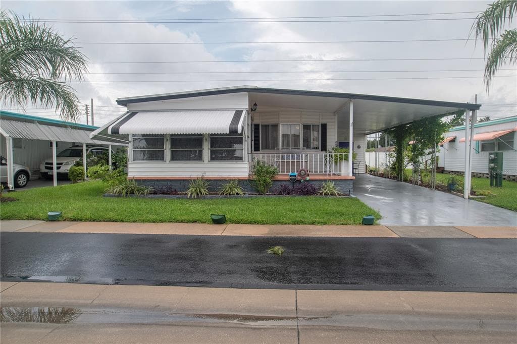 263 DIXIE LANE TARPON SPRINGS, FL 34689