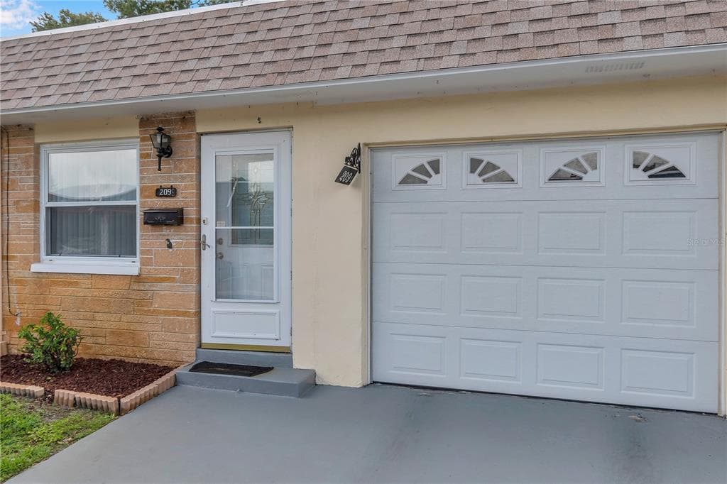 209 SKYLOCH DRIVE E DUNEDIN, FL 34698