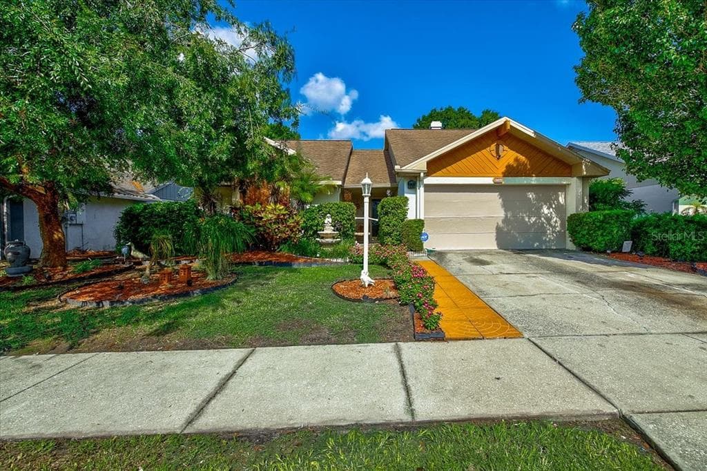 8704 MCADAM PLACE TAMPA, FL 33634