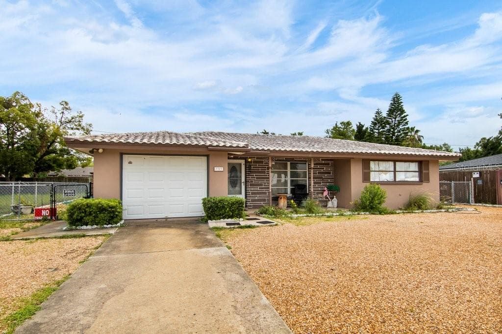 7323 STAR DUST DRIVE PORT RICHEY, FL 34668