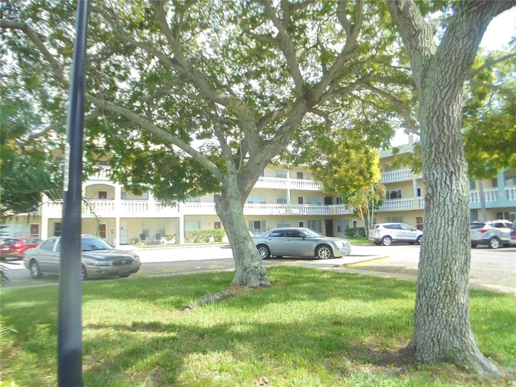 2331 FINLANDIA LANE UNIT 33 CLEARWATER, FL 33763