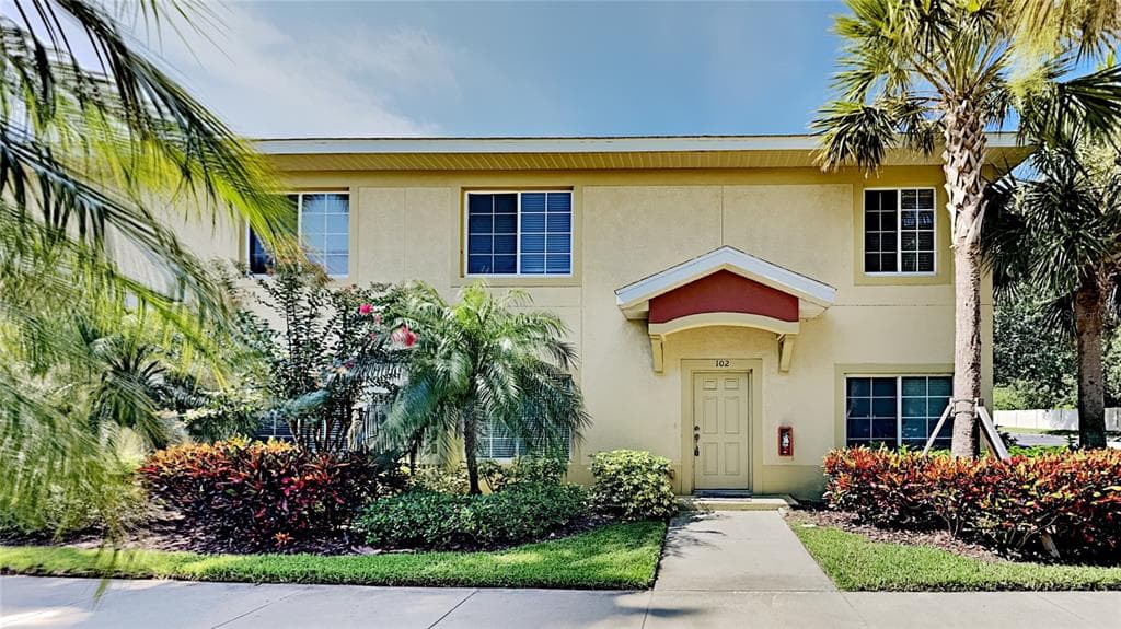 3825 45TH TERRACE W UNIT 102 BRADENTON, FL 34210