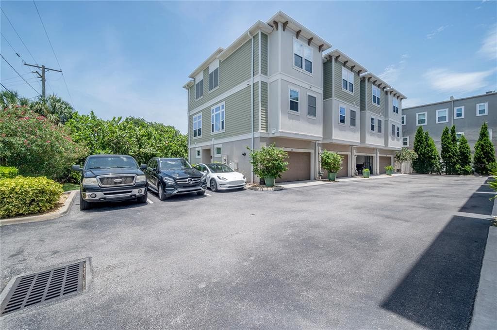 420 S LINCOLN AVENUE TAMPA, FL 33609